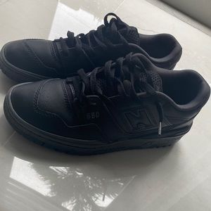 NEW BALANCE 550 (BLACK) SIZE 7